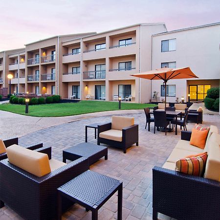 Courtyard By Marriott Huntsville University Drive Ngoại thất bức ảnh