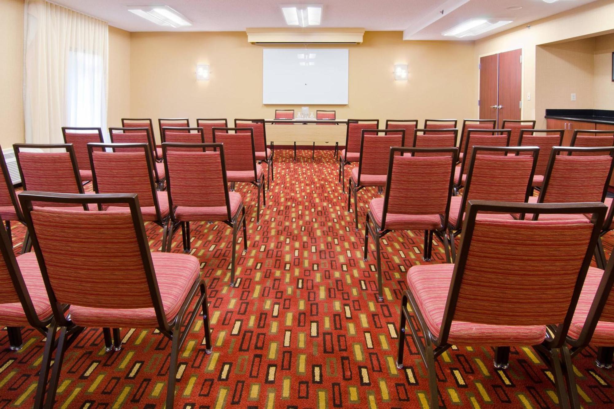 Courtyard By Marriott Huntsville University Drive Ngoại thất bức ảnh