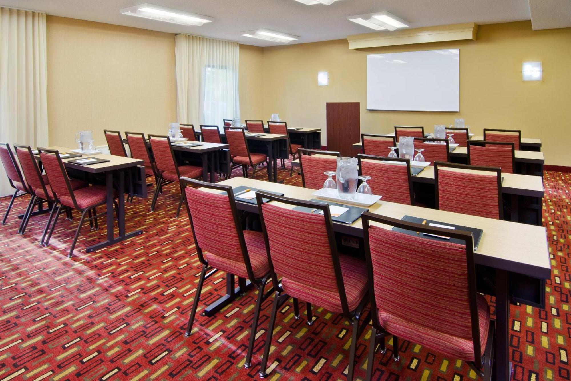 Courtyard By Marriott Huntsville University Drive Ngoại thất bức ảnh