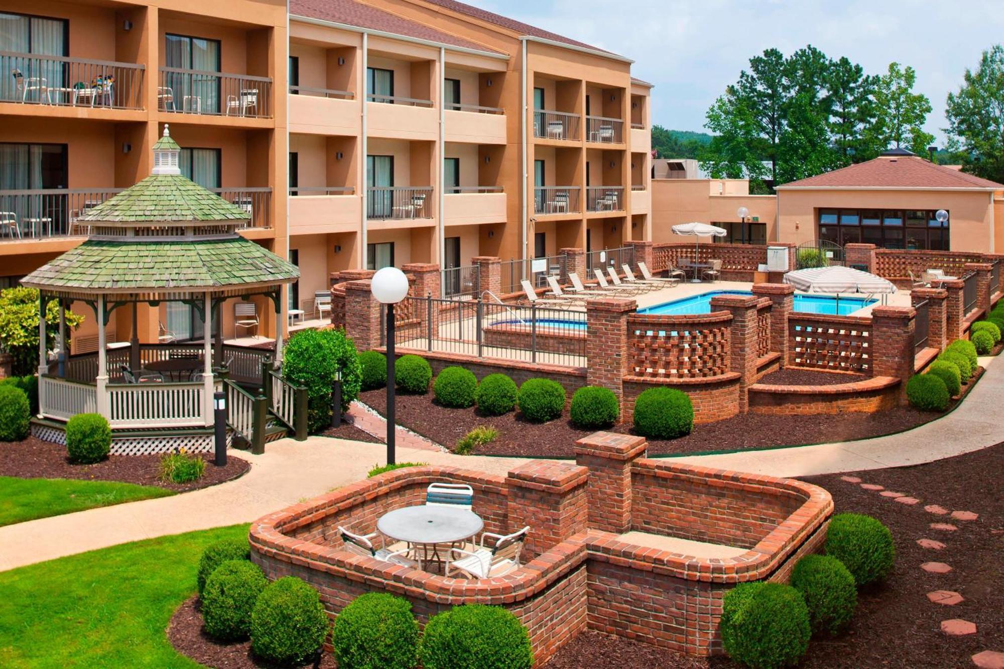 Courtyard By Marriott Huntsville University Drive Ngoại thất bức ảnh
