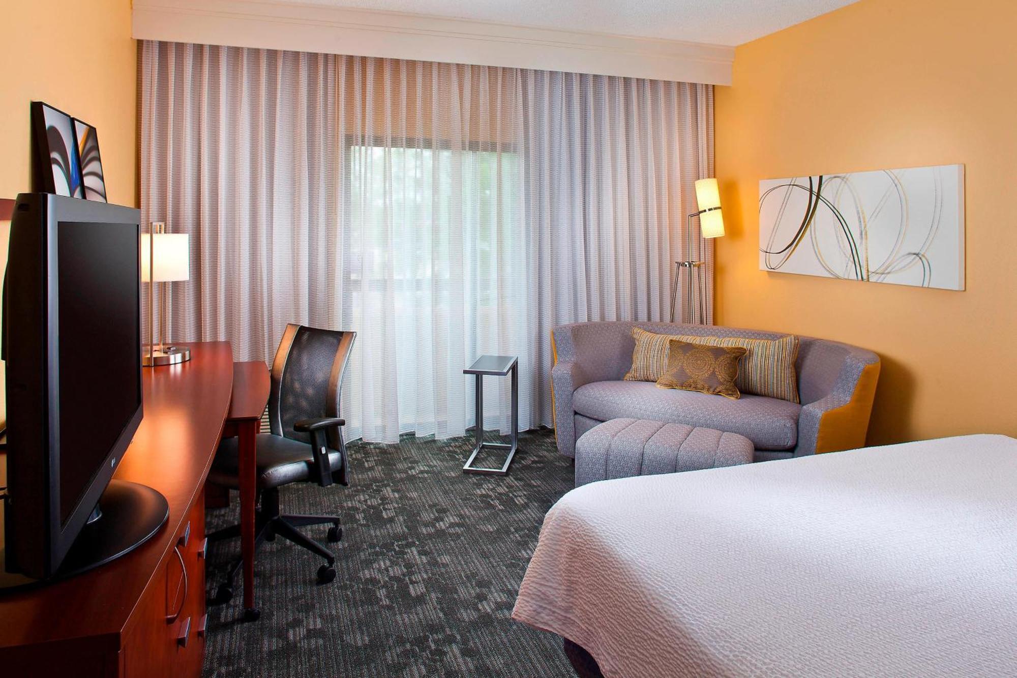 Courtyard By Marriott Huntsville University Drive Ngoại thất bức ảnh